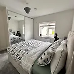 Room In Limerick With King Bed -Home Stay